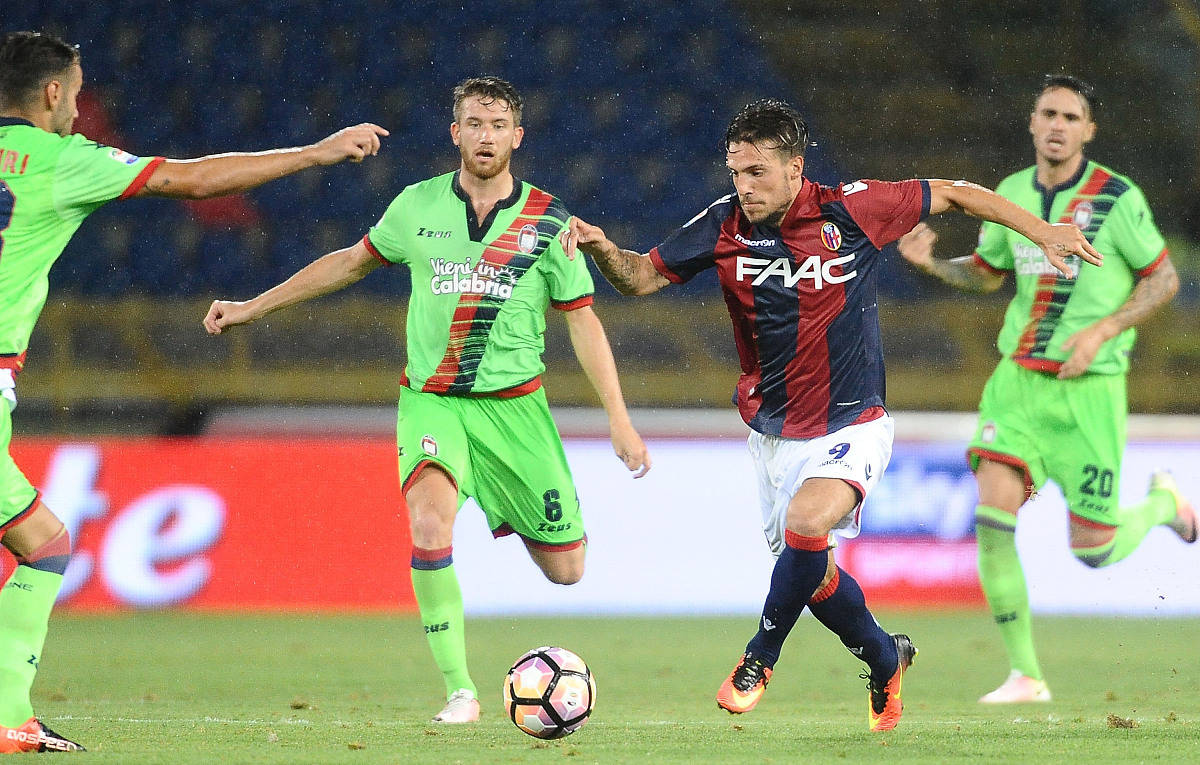 九游体育-包含西甲赛程吃紧，山东男篮赛后状态回暖，赛场秩序良好，赛季目标并未改变的词条