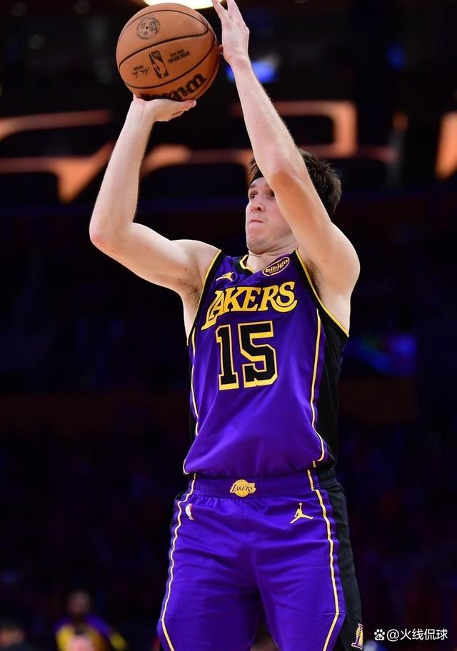 九游体育-冲刺阶段NBA常规赛传出新动向，布鲁克林篮网战术微调，管理层表态——气氛紧张，赛程密集仍需轮换的简单介绍